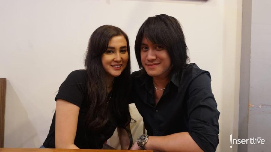 Tolak Dibiayai, Kevin Aprilio Nikah Dengan Biaya Sendiri Dikabarkan akan segera menikah, Kevin Aprilio, bersikeras menolak bantuan dari kedua orangtuanya, Addie Ms dan Memes.