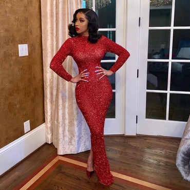 Iyuh Aneh Banget, Cardi B Keramas Pakai Air Bawang!