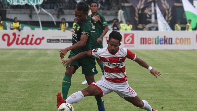 Laga Persebaya Surabaya vs Madura United dalam lanjutan perempat final Piala Indonesia 2019 berlangsung di Stadion GBT, Surabaya, Rabu (19/6) sore WIB.