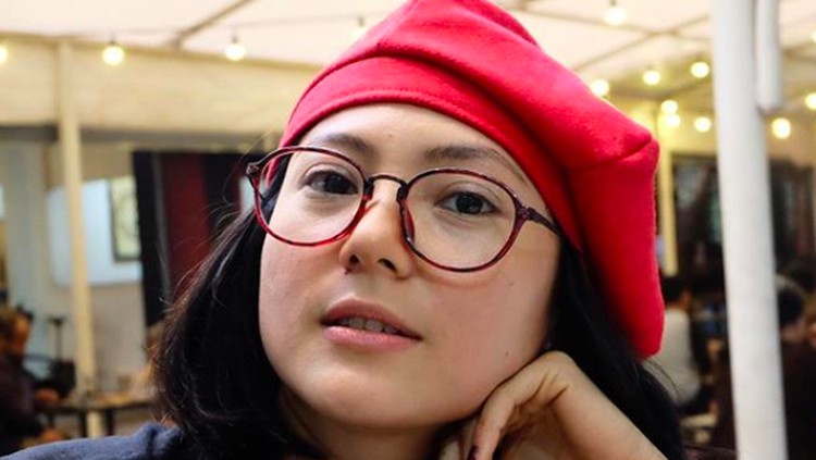 Saat hamil, Bunda pernah tertawa terpingkal-pingkal sampai ngompol? Kalau iya, sama dengan Poppy Sovia nih, Bun.
