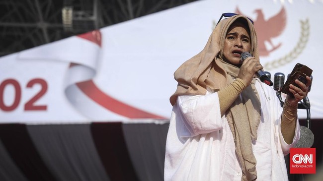 Sekretaris Majelis Syuro Partai Ummat, Ansufri Idrus Sambo mengatakan bahwa fokus mengurus anak menjadi alasan pengunduran diri Neno Warisman dari partai.