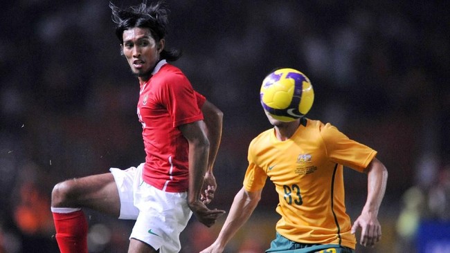 Mantan striker Timnas Indonesia, Budi Sudarsono, mencoba jalan lain menjadi Caleg DPRD RI Kabupaten Kediri dari Partai Persatuan Pembangunan.