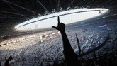 FOTO: 'Gelombang Putih' untuk Prabowo-Sandi Prabowo-Sandi kampanye terbuka di Stadion Utama Gelora Bung Karno, Minggu (7/4), dihadiri massa yang berbusana serba putih.
