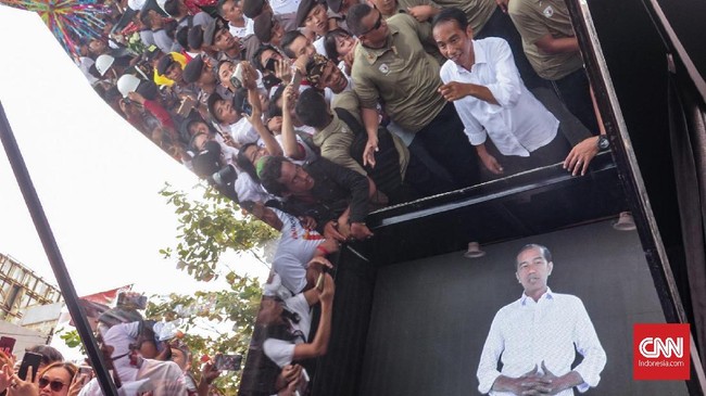 Hologram Jokowi merupakan karya anak-anak muda Indonesia, hologram yang dapat berbicara mengenai program kerja pasangan Jokowi-Ma'ruf Amin.