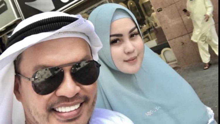 Lewat Instagram, Jennifer Dunn buat peringatan untuk pelakor supaya tidak menggoda suaminya.