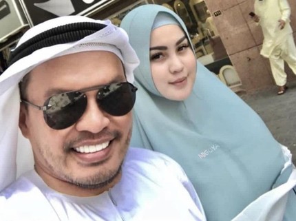Ironis, Jennifer Dunn Ingatkan Pelakor Jangan Ganggu Suaminya