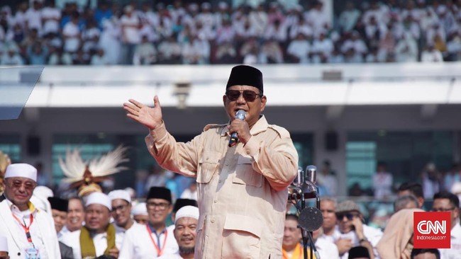 Warga kota Palembang terpantau sudah memadati sejumlah ruas jalan sejak pukul 09.00 WIB menyambut Prabowo yang dijadwalkan tiba pukul 12.00 WIB.