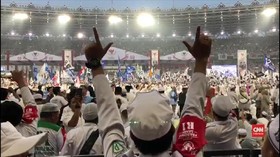 VIDEO: 'Lautan Putih' Hadiri Kampanye Akbar Prabowo-Sandi