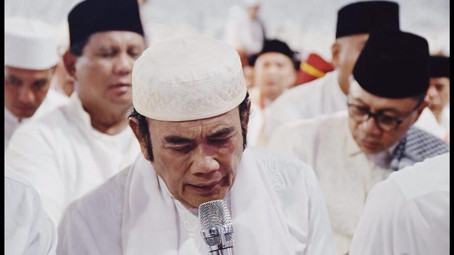 Terlihat ada Rhoma Irama dan juga Mulan Jameela.