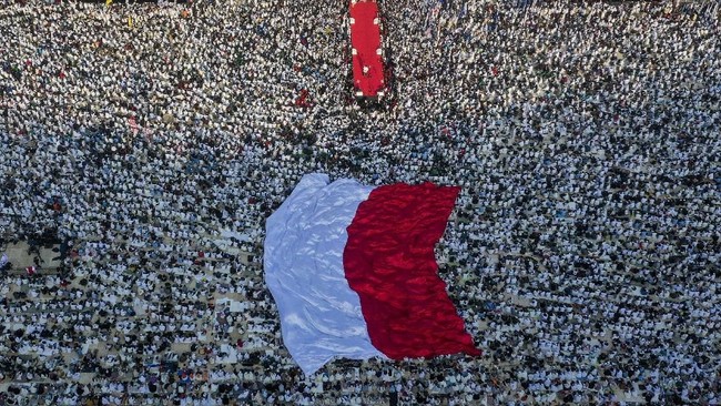 Sekjen Demokrat Hinca Panjaitan mengungkap SBY sejak awal tak sepakat kampanye Prabowo di GBK menggunakan frasa 'putih' karena condong ke satu agama saja.