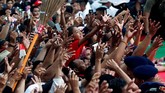 FOTO: Meriahnya Kampanye Jokowi-Ma'ruf Amin di Tangerang Pasangan capres dan cawapres nomor urut 01, Joko Widodo-Ma'ruf Amin menggelar kampanye terbuka di Tangerang, Banten, Minggu (7/4).