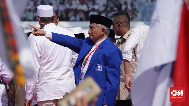 Wasekjen PAN meminta seluruh kader mendengarkan Amien Rais untuk menentukan langkah politik di pemerintahan periode 2019-2024.