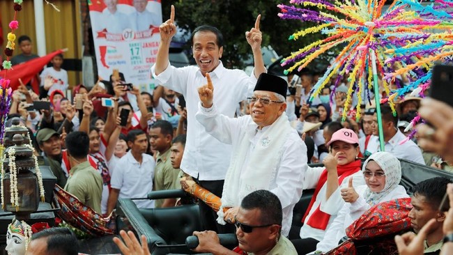 Tim Kampanye Nasional (TKN) Jokowi-Ma'ruf menyebut bakal membungkam Fadli Zon dengan membuat kampanye yang lebih besar dan megah di Senayan, 13 April nanti.
