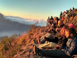 Tokoh Adat Sambut Aturan Mendaki, Singgung Bule Telanjang di Puncak Batur