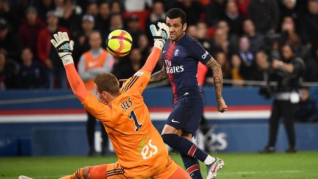 Bek veteran Brasil Dani Alves mengkonfirmasi kepergian dari Paris Saint-Germain setelah dua musim memperkuat klub asal Prancis tersebut.