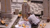 FOTO: Festival Ching Ming untuk Mengingat Leluhur di China Bertujuan mengingat dan menghormati leluhur, Festival Ching Ming di China merupakan tradisi yang telah mengakar selama ribuan tahun.