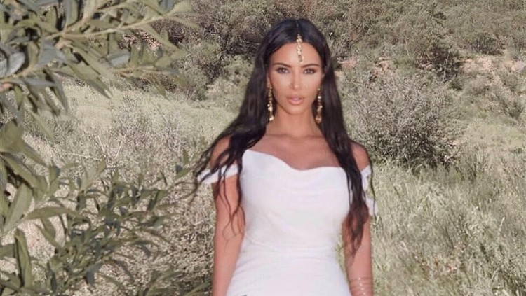 Cara Kim Kardashian Dapatkan Tips Seputar Pola Asuh Anak