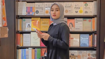 img-title Usai Tunangan, Dinda Hauw Siap Nikah Besok