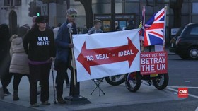VIDEO: Parlemen Tak Kunjung Sepakat, May Ancam Brexit Batal