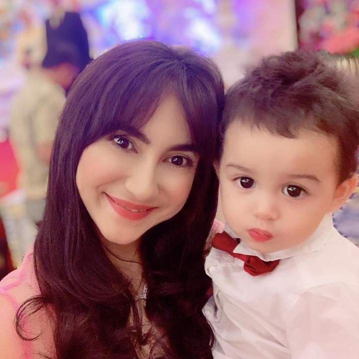 <p>Bunda Aleissa bersama si kecil Xaquil Aflah Affandy. Lahir pada 2017 lalu, Xaquil lucu dan menggemaskan. (Instagram @alessia89cestaro)</p>