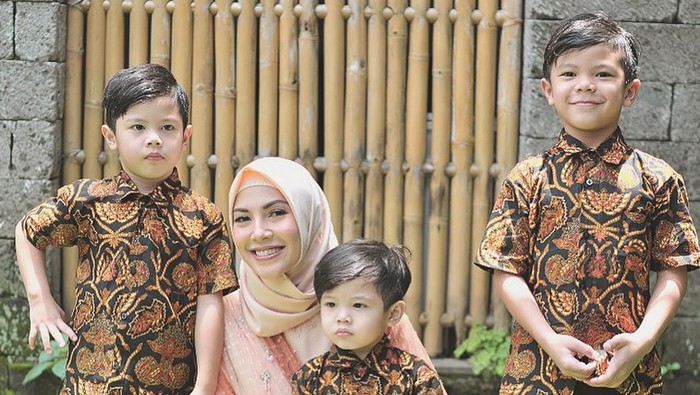 ratna dan anaknya
