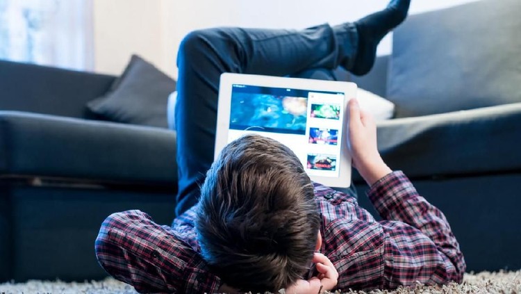 Si kecil suka main game online, Bun? Hati-hati ya, jangan sampai mengalami kejadian seperti Bunda yang satu ini.