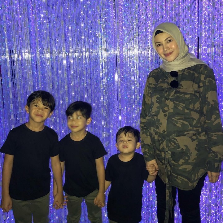 <p>Kabarnya, Ratna akan melahirkan bayi kembar lho! Wah, semoga dilancarkan sampai proses persalinan ya. (Foto: Instagram @ratnagalih)</p>