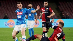 Melawan 10 Pemain Genoa, Napoli Gagal Menang
