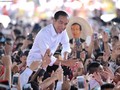 Jokowi Makan Siang Bareng Relawan di Grand Indonesia