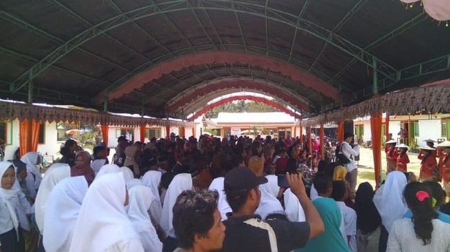 Pascagempa Sulteng, terdapat 1.300 kepala keluarga yang mengungsi di empat titik telah kembali ke rumah mereka masing-masing pada Sabtu pagi.