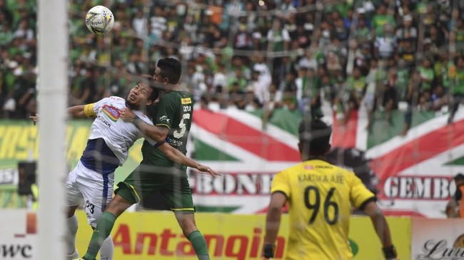 Menpora Imam Nahrawi mengungkap alasan mendukung naturalisasi bek Persebaya Surabaya asal Brasil, Otavio Dutra, menjadi Warga Negara Indonesia (WNI).