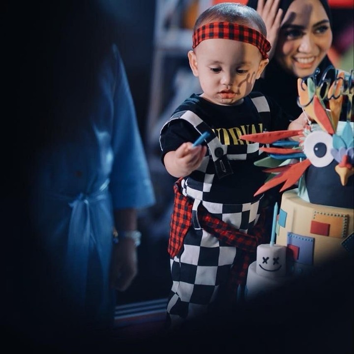 <p>Anak semata wayang Selebgram Rachel Vennya dan Niko Al-Hakim sukses jadi baby selebgram nih, Bun. (Foto: Instagram @rachelvennya)</p>