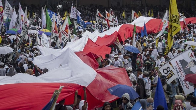 Lingkaran Survei Indonesia (LSI) Denny JA menilai partai yang baru ikut Pemilu 2024 bisa melesat naik, meskipun elektabilitas partai di bawah nol persen.