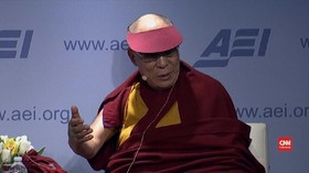 VIDEO: Dalai Lama Dirawat di Rumah Sakit Karena Infeksi