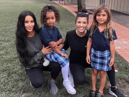 Gaya Kompak Anak Kim Kardashian dan Sepupunya Kembali Ke Sekolah