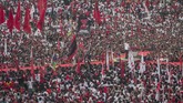 FOTO : Adu Kuat Kampanye Jokowi - Prabowo di Solo Jokowi dan Prabowo secara bergantian menggelar kampanye terbuka di Solo. Solo siginifikan karena jadi basis suara Jokowi yang penting untuk direbut Prabowo.