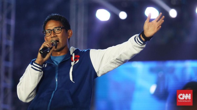 Cawapres Sandiaga Uno menyebut hukum harus ditegakkan kepada pihak yang mencoblos ataupun yang dicoblos dalam kasus surat suara tercoblos di Malaysia.