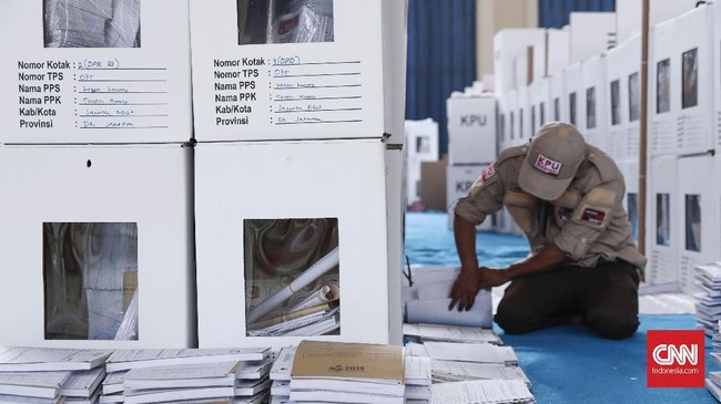 FOTO: Persiapan Terakhir Distribusi Logistik Pemilu 2019