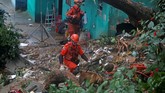 FOTO: Longsor di Rio de Janeiro Renggut Enam Nyawa Badai dan hujan deras memicu longsor di Rio de Janeiro, Brasil. Bencana itu merenggut enam nyawa penduduk