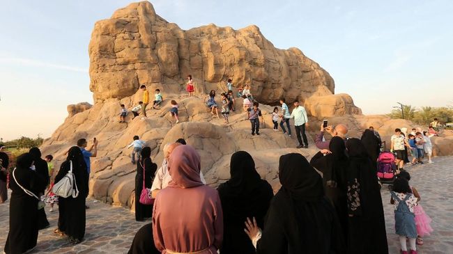 Memahami Kisah Alquran di Quranic Park Dubai Taman Quran membentang seluas 64 hektare serta ditumbuhi pepohonan yang cantik dan teduh.