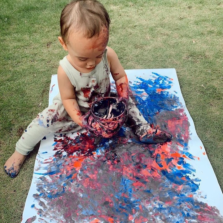 <p>Rambut jabrik Xabiru bikin gayanya makin lucu ya. (Foto: Instagram @rachelvennya)</p>