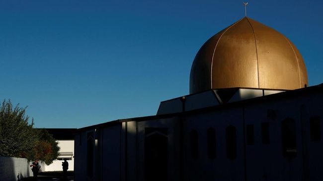 Masjid di Ceuta Ditembaki Pria Bertopeng Dalam aksi penembakan tersebut, dilaporkan tidak ada korban jiwa.