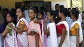 FOTO: Pemilu India yang Terbesar di Dunia India hari ini menggelar pemilihan umum untuk memilih anggota legislatif. Karena jumlah pemilih membuat ajang itu menjadi yang terbesar di dunia.