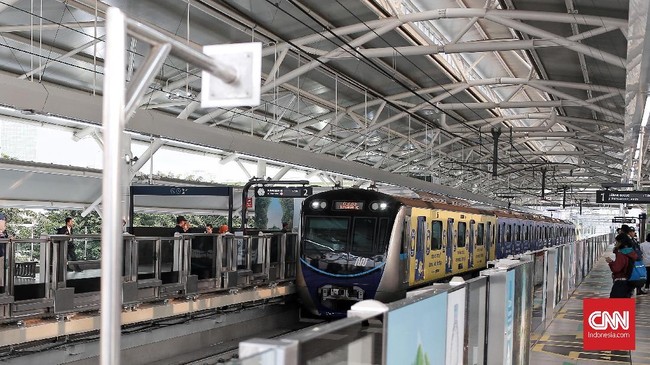 PT MRT Jakarta menyatakan bahwa penutupan jalan berkenaan dengan pelantikan Jokowi-Ma'ruf Amin yang mana membuat sejumlah ruas jalan ditutup.