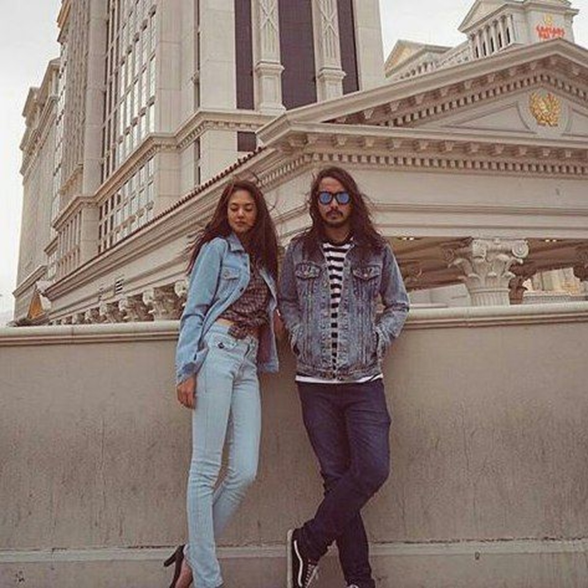 Marcello Tahitoe atau Ello dan sang kekasih&comma; Aurelie Moeremans dikabarkan akan menikah dalam waktu dekat&period; Yuk lihat kembali 6 potret kemesraan mereka berdua&period;