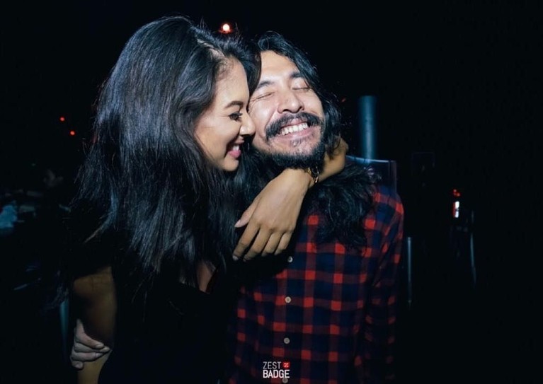 6 Momen Mesra Ello-Aurelie yang Isunya Akan Menikah Marcello Tahitoe atau Ello dan sang kekasih, Aurelie Moeremans dikabarkan akan menikah dalam waktu dekat. Yuk lihat kembali 6 potret kemesraan mereka berdua.