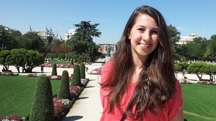 Peneliti Katie Bouman berhasil mendapatkan dan publikasikan foto black hole pertama dalam sejarah dunia. Tak cuma itu, Bouman punya segudang prestasi.