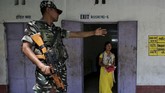 FOTO: Pemilu India yang Terbesar di Dunia India hari ini menggelar pemilihan umum untuk memilih anggota legislatif. Karena jumlah pemilih membuat ajang itu menjadi yang terbesar di dunia.