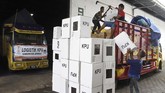 FOTO: Distribusi Logistik Pemilu 2019 di Pulau Jawa Dalam hitungan hari waktu pemungutan suara akan digelar pada 17 April 2019, KPU selaku penyelenggara pemilu terus bergiat mendistribusikan logistik pemilu.