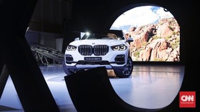 Bokong X5 Baru Bisa Turun Saat Memasukkan Barang ke Bagasi